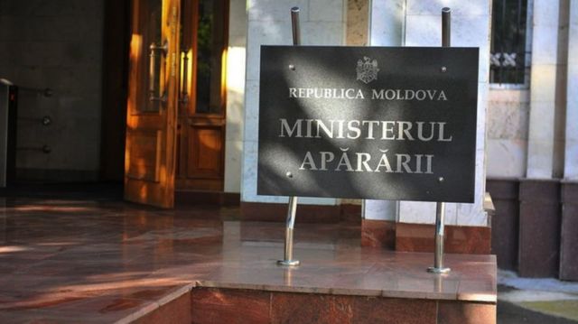 Ministerul Apărării: Spațiul aerian al Moldovei, închis temporar, după ce o dronă a survolat de două ori țara