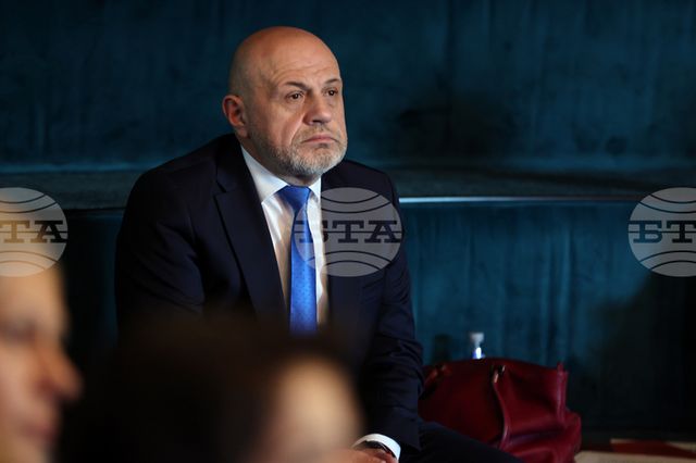 Румен Спецов е вписан в търговския регистър като особен управител на дружествата на „Лукойл“ у нас