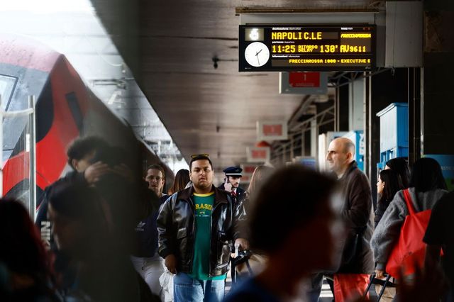 Danni da maltempo al Sud, treni cancellati e ritardi di ire