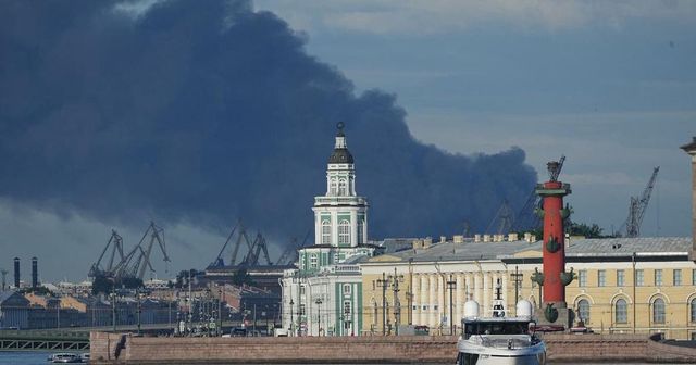 Ukrajina útočila drony na Petrohrad, kde na fóru promluví Putin