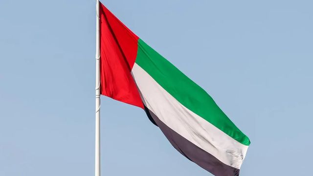 Emiratos Árabes denuncia por segundo día consecutivo ataques con misiles de Irán