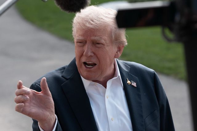 Dmitri Medvedev râde de submarinele nucleare ale lui Donald Trump
