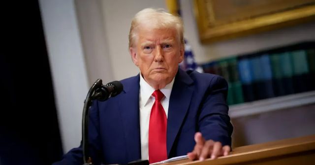 Spojené státy podnikly úder na zařízení ve Venezuele, prohlásil Trump