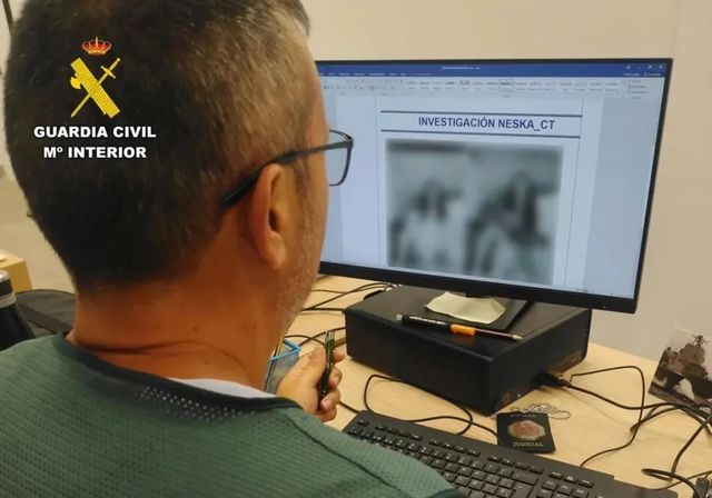 Investigan a dos menores en Cartagena por editar con IA la foto de otra menor para que pareciera desnuda