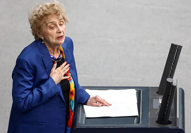 Una superviviente de Auschwitz 81 años después: «Soy la niña que temía a Hitler»