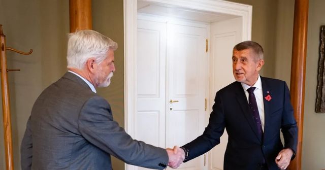 Babiš jedná na Hradě s Pavlem, řeší rozpočet i bezpečnostní situaci