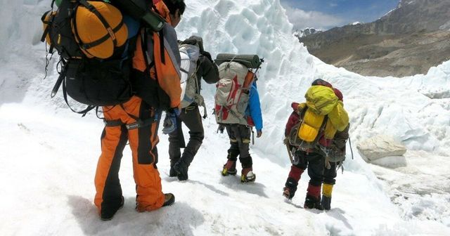 Valanga in Nepal, si fermano le ricerche degli alpinisti: ancora disperso Marco Di Marcello