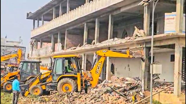 SC issues notice to Uttar Pradesh officials in mosque demolition case