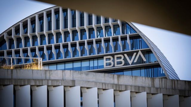 El Banco Central Europeo da luz verde a la opa de BBVA a Banco Sabadell