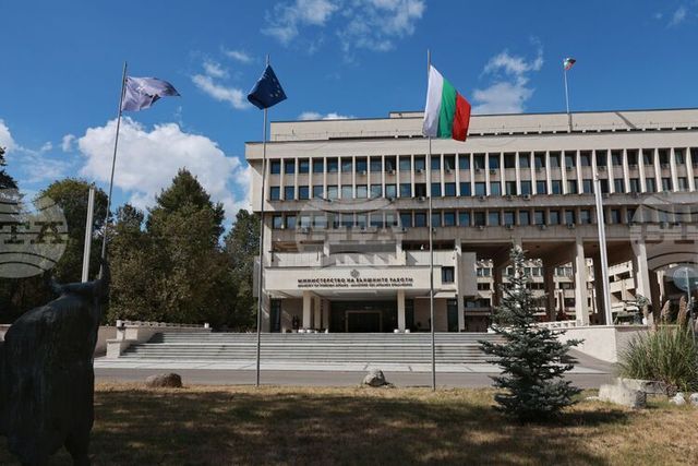 Външният министър подписа проекторешение с предложение за отзоваване на посланика на България в Обединените арабски емирства