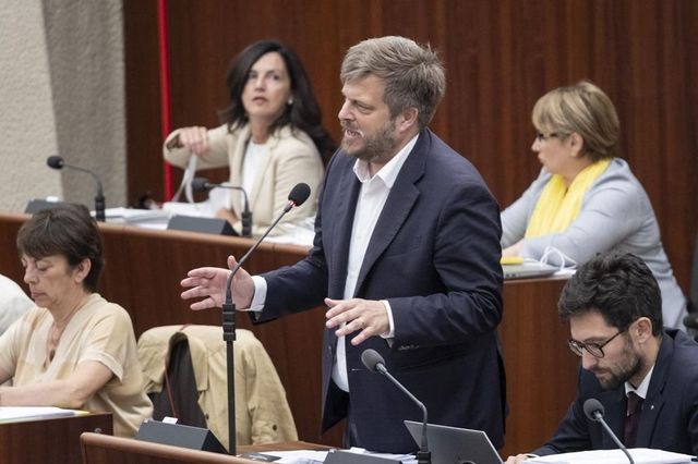 Regione Lombardia, scontro in aula tra Romano La Russa e Majorino