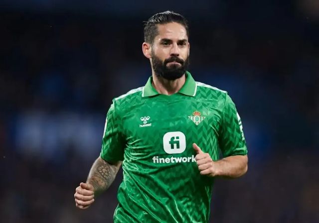 Isco renueva con el Betis hasta 2027