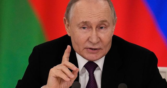 Putin, gli ucraini nel Kursk depongano le armi