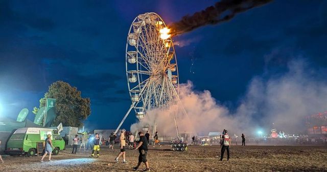 O roată panoramică a luat foc la un festival de muzică