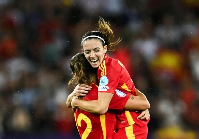 Aitana Bonmatí y Cata Coll, dos heroínas salidas de la enfermería