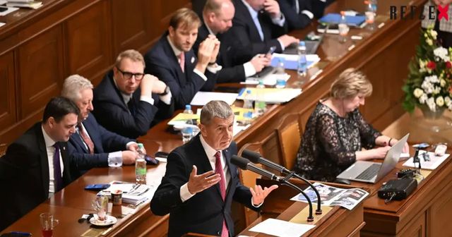 Opozice vyvolala hlasování o nedůvěře vládě. Zbytečná schůze, říká Babiš