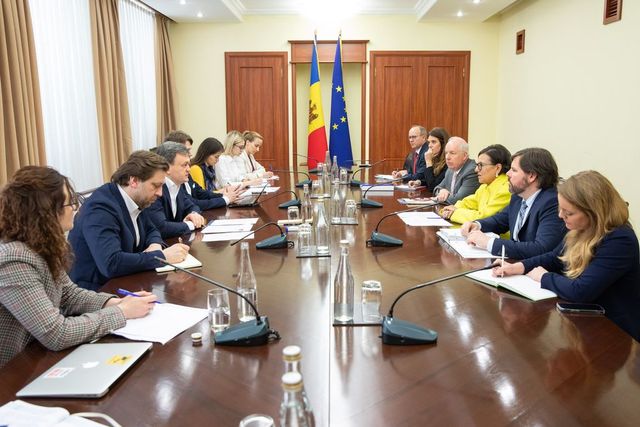 Moldova dispusă să găzduiască companiile implicate în reconstrucția Ucrainei
