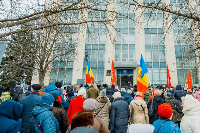 PSRM cere demisia conducerii Ministerului Educației