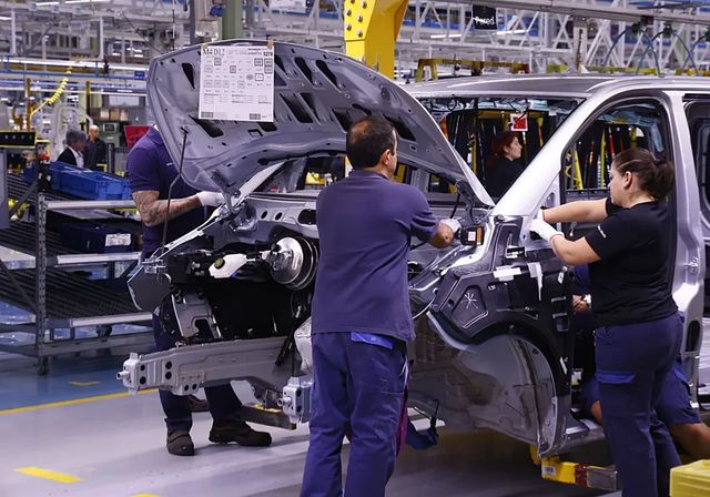 La industria del motor se refugia en el bum de la defensa para escapar de su crisis