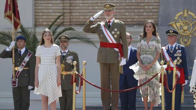 La reina Letizia estrena un vestido comprado en 2020