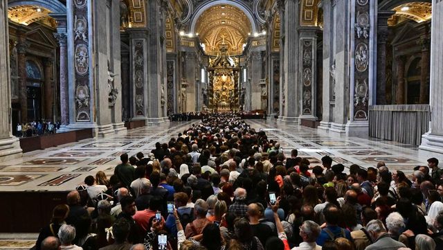 La fila eterna de San Pedro