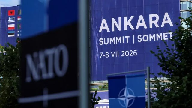 Babiš si jede do Ankary pro fotku s Trumpem, na program summitu NATO ale žádné kloudné odpovědi nemá