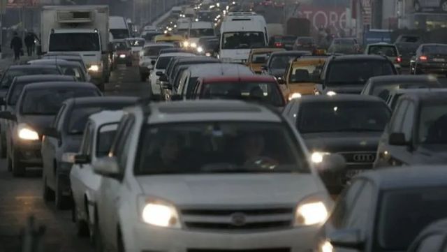 Reguli mai dure pe șosele – Șoferii cu numere străine vor putea fi sancționați în Moldova