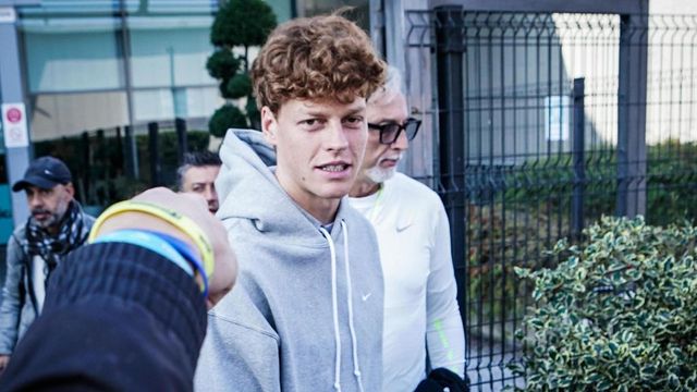 Sinner torna al J Medical di Torino, nuovi controlli al ginocchio dopo il forfait agli Us Open