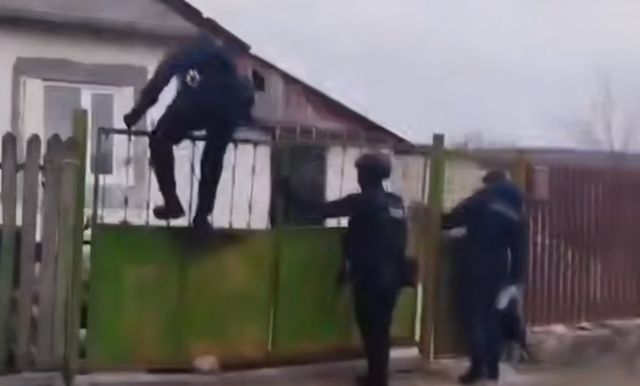 Șantaj armat la Hîncești: patru suspecți au fost reținuți după…