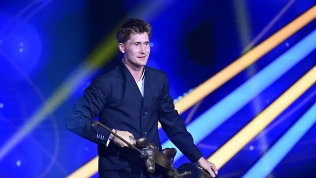 Střídání králů. Zlatou hokejku ovládl Nečas před osminásobným šampionem Pastrňákem