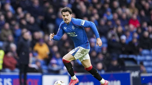 Glasgow Rangers l-a pus pe listă pe Ianis Hagi