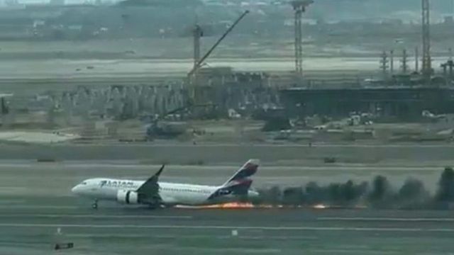 Doi pompieri au murit în urma prăbușirii unui avion în timpul decolării de pe cel mai aglomerat aeroport din Peru