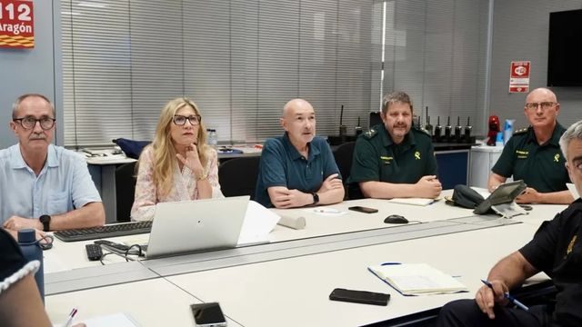 El incendio de Las Peñas de Riglos avanza y obliga a evacuar a 156 personas en Huesca