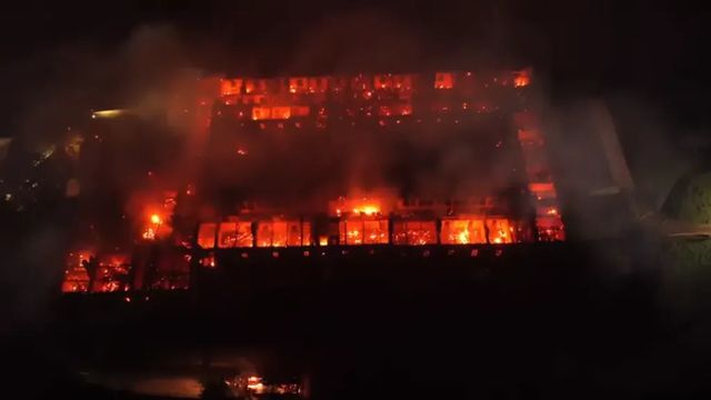 Vasto incendio nello storico monastero di Bernaga, a Lecco