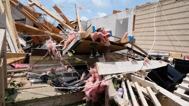 Severe weather system moves east, tornadoes in Texas and Mississippi kill 2, injure 6