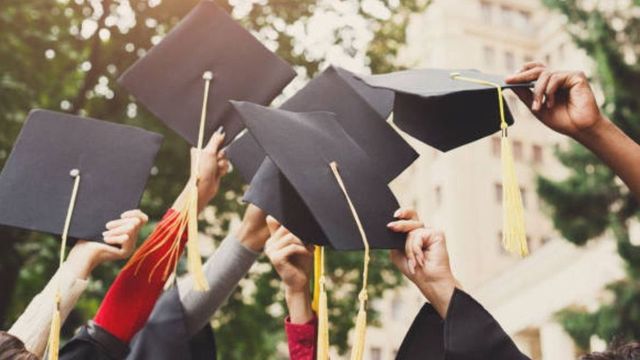România se afla anul trecut pe ultimul loc în UE la ponderea tinerilor cu studii universitare