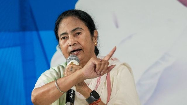 Calcutta High Court To Hear Bengal Governor's Defamation Suit Against Mamata Banerjee