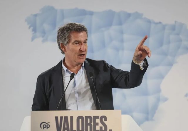 Feijóo engrasa la protesta de hoy y promete una «limpieza total»