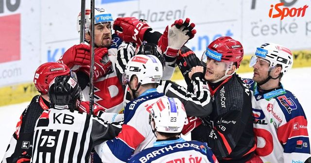 ONLINE: Hradec - Pardubice 2:2. Boleslav vede nad Kladnem, Olomouc otáčí s Třincem
