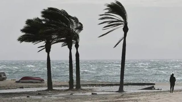 Almería activa la alerta amarilla ante la llegada de la borrasca Kirk