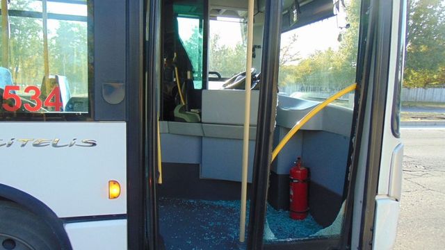 Стрелба по автобус на градския транспорт в Перник