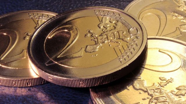 Комплектите с евромонети в пощите вече се изкупиха