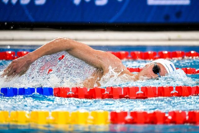 David Popovici s-a calificat în finala în probei de 200 m liber, la Campionatele Mondiale de Natație în bazin scurt