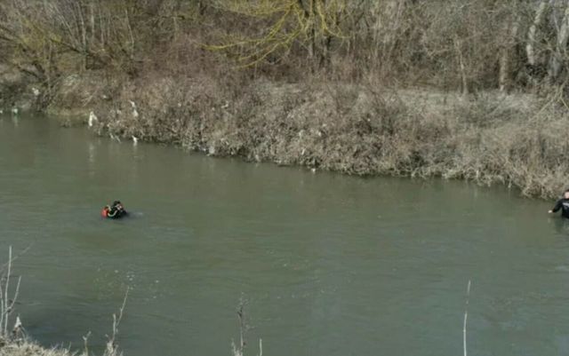 Un copil de 12 ani a murit înecat într-un canal de irigație din județul Dolj