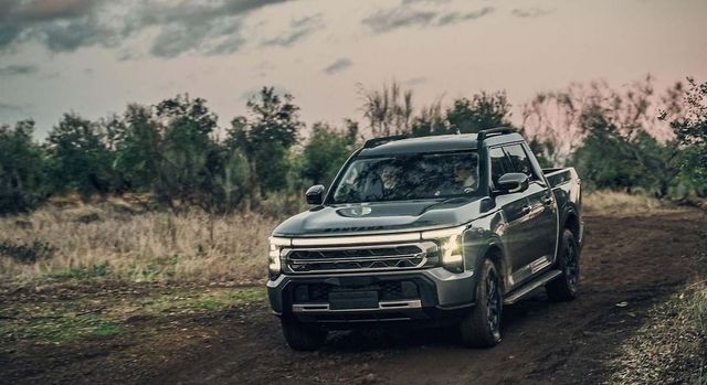 Regresa Santana con el 400, un pick-up híbrido y diésel desde 29.900€
