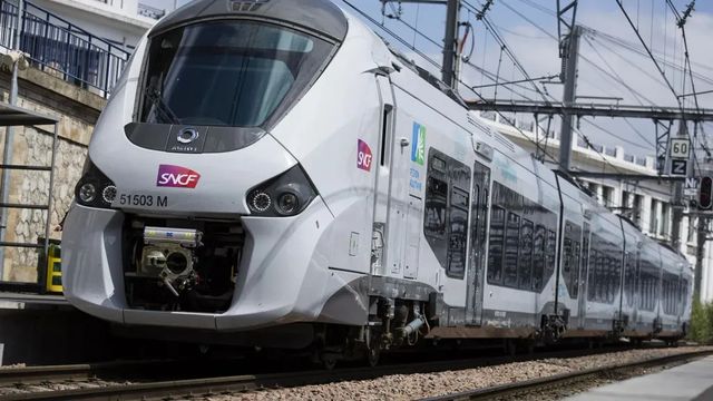 Al menos un muerto y trece heridos al chocar un tren de alta velocidad y un camión militar en Francia