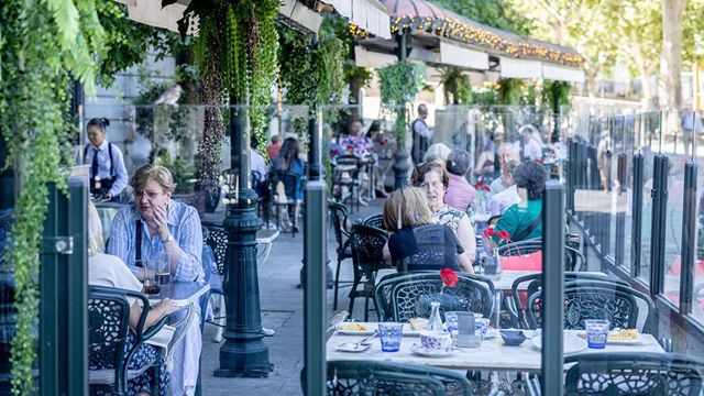 Bruselas recomienda a España subir el IVA de bares, restaurantes y hoteles