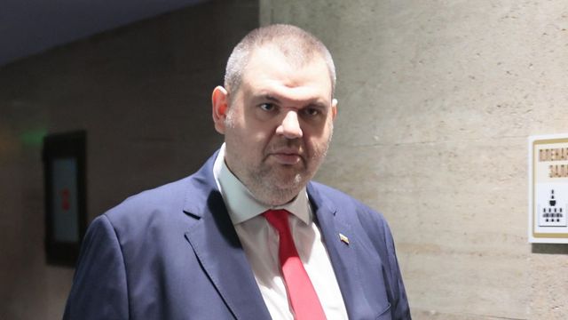 Пеевски обвини Рашков в лъжа, снимката с предполагаем купувач на гласове била правена в Хасково