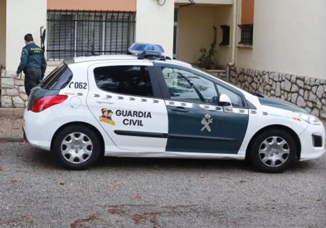 Un hombre mata a su madre en Turís y se entrega a la Policía