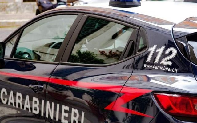 Aggredisce la ex a martellate, fermato dai carabinieri